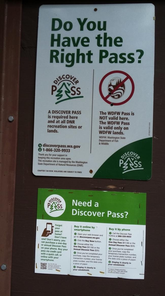 Posted Noticed about Washington Discover Pass at Trailhead