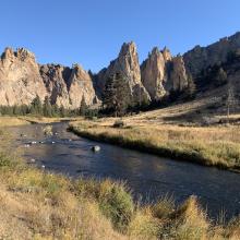 Smith Rock SP and Crooker River, looking NE from Wolf Tree Trail