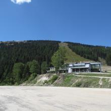 Parking area, Mount Spokane Ski Park - Looking up 1,683 feet to summit and Vista House