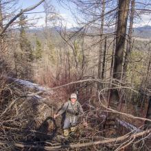 K7MAS climbing to Lookout Mountain - Photo KG7EJT